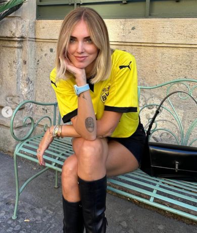 Chiara Ferragni con la maglia del Borussia fa infuriare i milanisti…