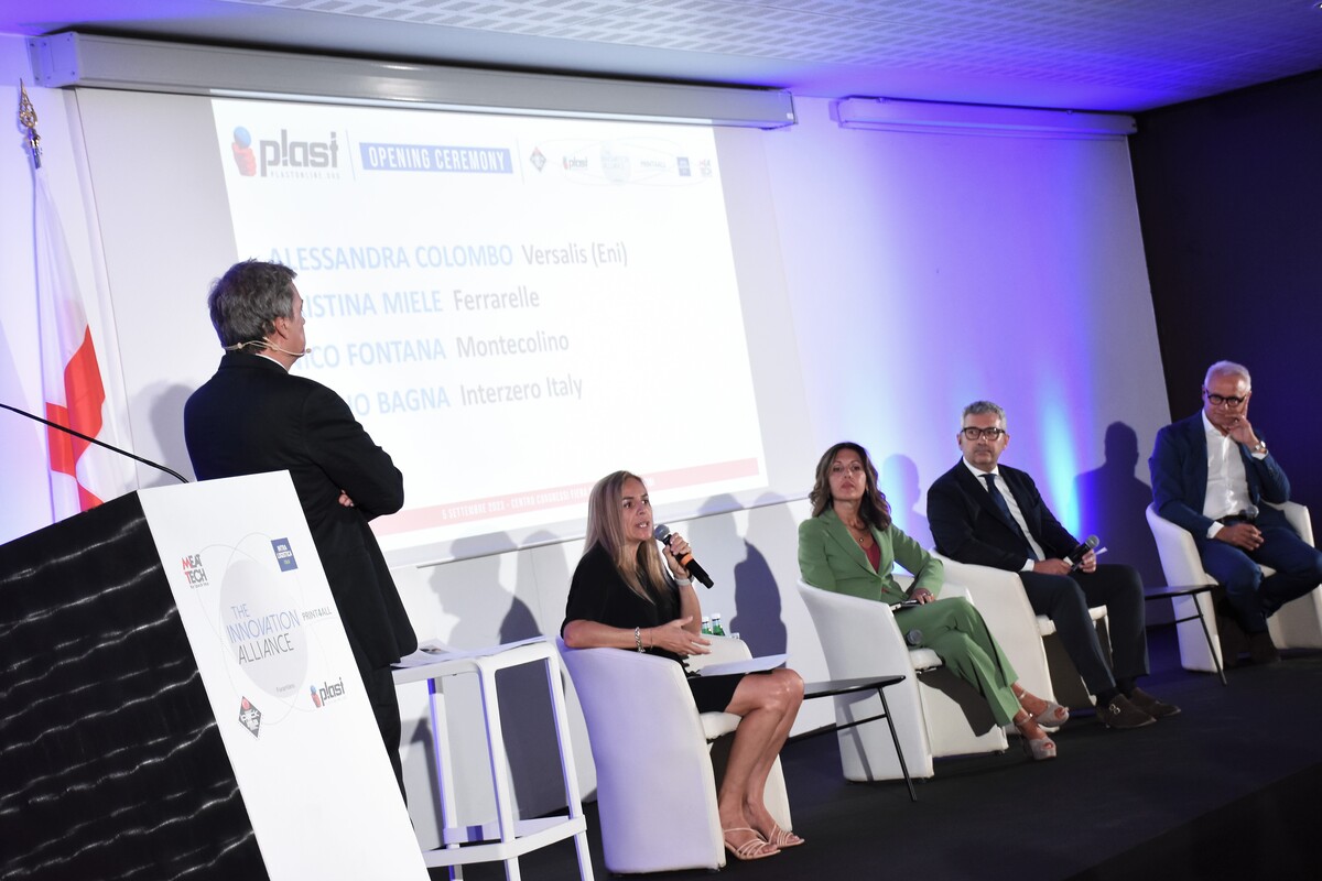 PLAST 2023 convegno di apertura con rappresentanti di governo