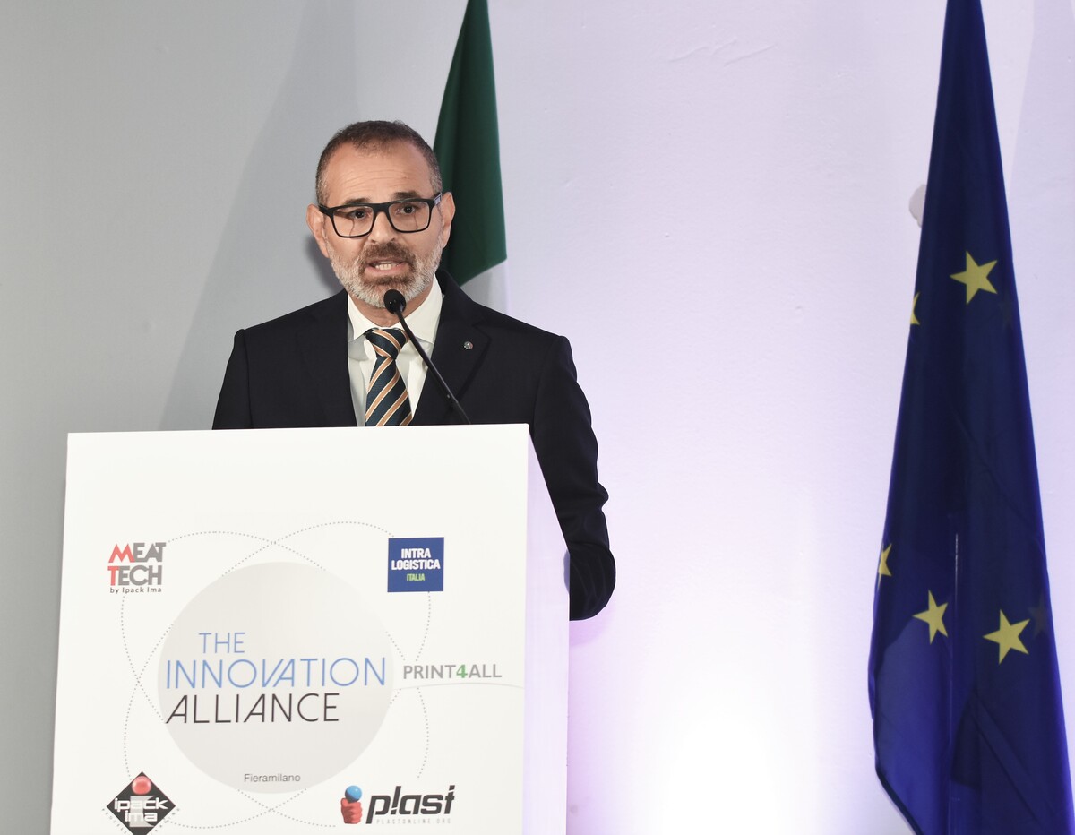 PLAST 2023 convegno di apertura con rappresentanti di governo