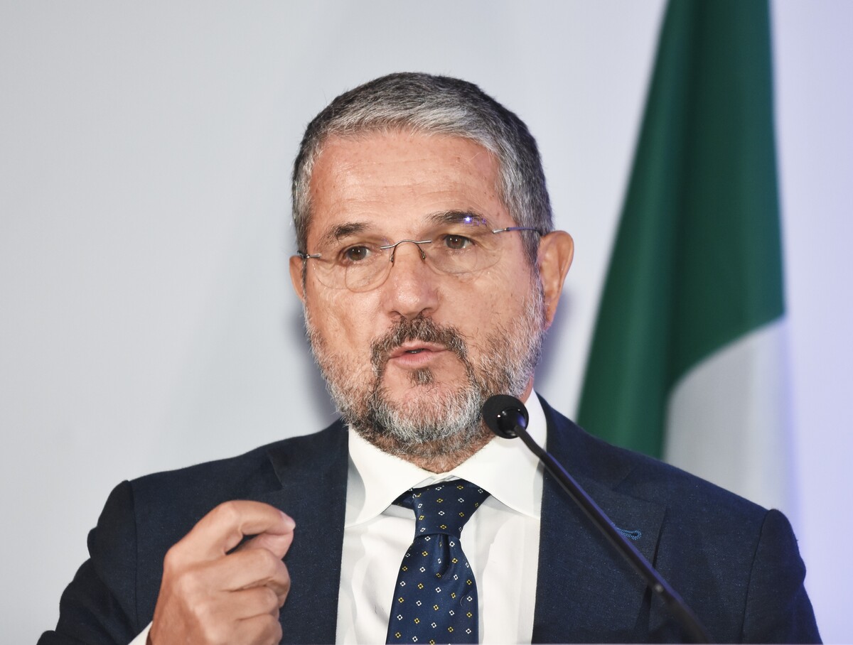PLAST 2023 convegno di apertura con rappresentanti di governo