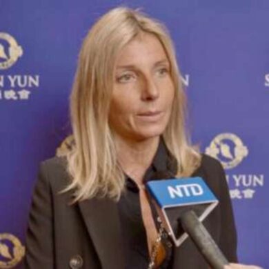 Sgarbi: “Seymandi? Stesso amante di Barbara D’Urso. E’ un politico fiorentino”