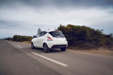 Lancia svela  la nuova Gamma Ypsilon: connettività e stile italiano