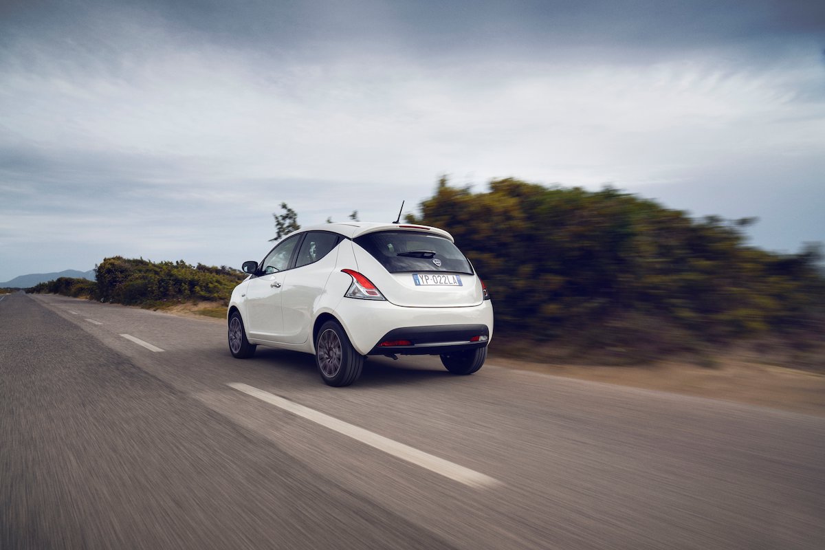 Lancia svela la nuova Gamma Ypsilon: connettività e stile italiano Lancia svela la nuova Gamma Ypsilon: connettività e stile italiano