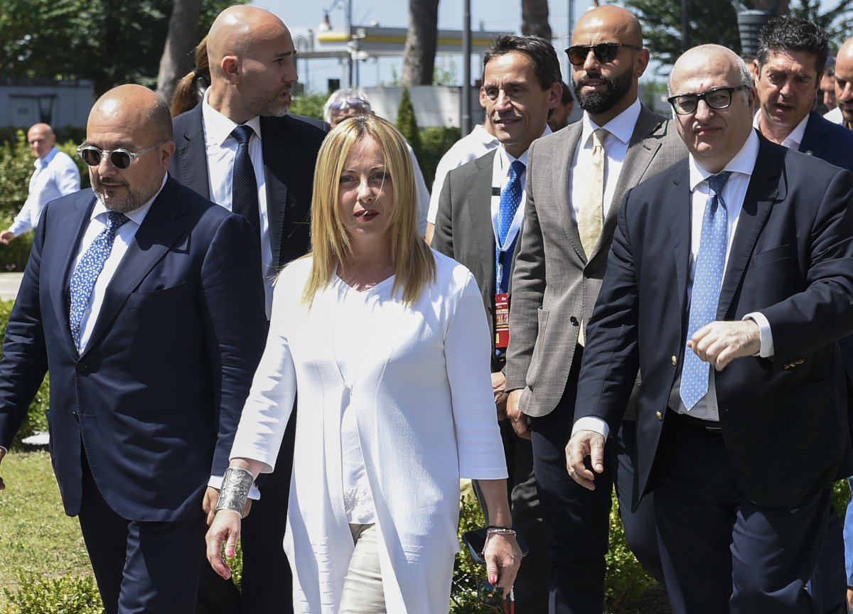 Meloni e il valzer di poltrone nei giornali di Destra. Il nuovo cerchio magico Meloni e il valzer di poltrone nei giornali di Destra. Il nuovo cerchio magico