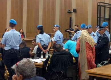 Saman Abbas, il padre in aula: “Non so chi l’ha uccisa, voglio giustizia”