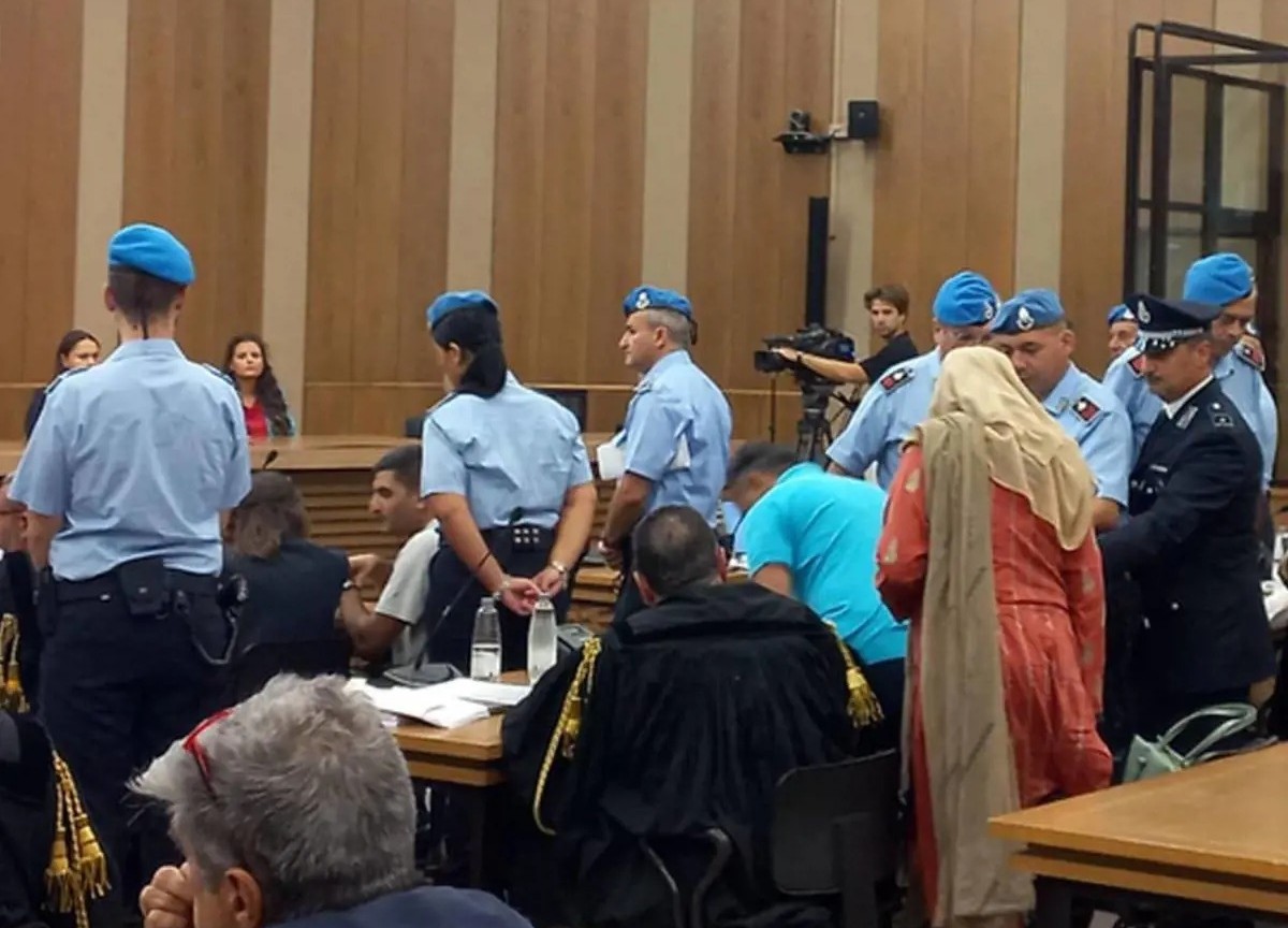 Saman Abbas, il padre in aula: “Non so chi l’ha uccisa, voglio giustizia” Saman Abbas, il padre in aula: “Non so chi l’ha uccisa, voglio giustizia”