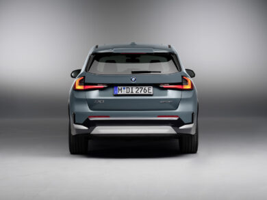 BMW iX1, debutta la versione entry-level con un autonomia di 475 km