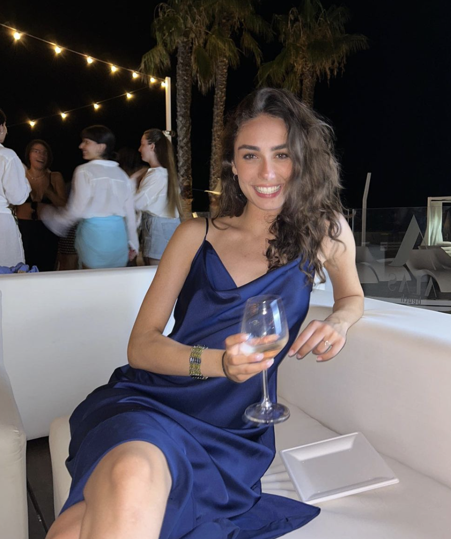 Rai, Miss Italia è la nuova “Gatta nera” del Mercante in Fiera. Chi è Lavinia Abate, le foto mozzafiato Rai, Miss Italia è la nuova “Gatta nera” del Mercante in Fiera. Chi è Lavinia Abate, le foto mozzafiato