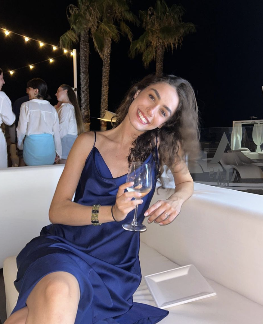 Rai, Miss Italia è la nuova “Gatta nera” del Mercante in Fiera. Chi è Lavinia Abate, le foto mozzafiato Rai, Miss Italia è la nuova “Gatta nera” del Mercante in Fiera. Chi è Lavinia Abate, le foto mozzafiato