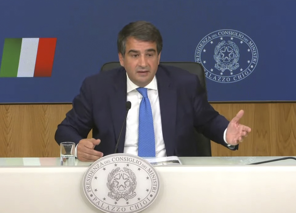 FdL, il discorso di Michele Emiliano: saluto a Salvini e attacco a Fitto