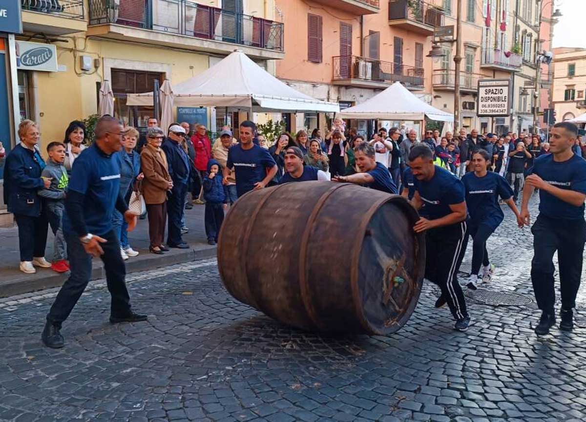 Sagra dell’Uva di Marino a rischio. Per gli stand prezzi proibitivi: è rivolta