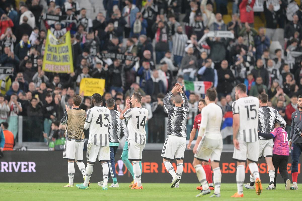 La Juventus è in vendita: finisce l’era Agnelli. La richiesta è di 1,5 mld La Juventus è in vendita: finisce l’era Agnelli. La richiesta è di 1,5 mld