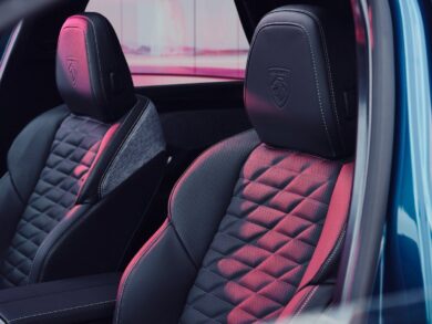Con Nuovo Peugeot E-3008: parte la rivoluzione elettrica di Stellantis