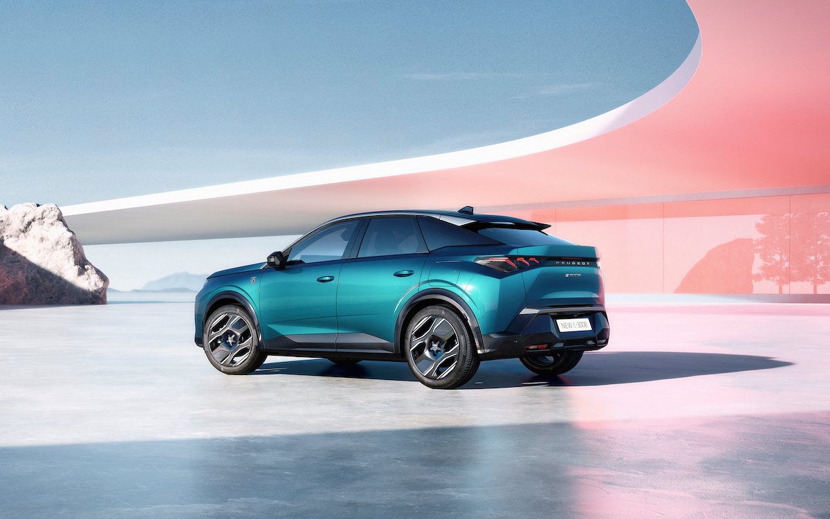 Con Nuovo Peugeot E-3008: parte la rivoluzione elettrica di Stellantis Con Nuovo Peugeot E-3008: parte la rivoluzione elettrica di Stellantis