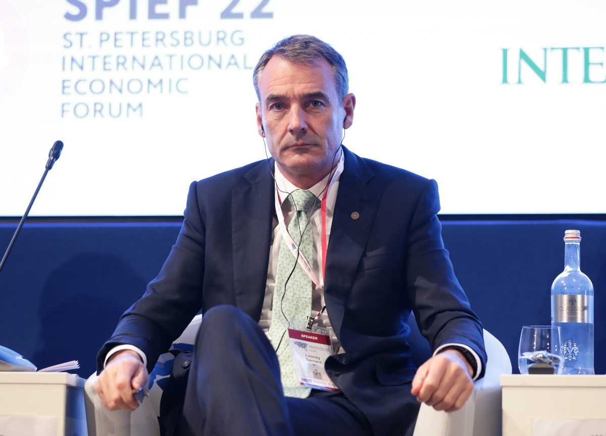 Bp, si dimette il ceo Looney da 10mln annui: “Relazioni nascoste con colleghe” Bp, si dimette il ceo Looney da 10mln annui: “Relazioni nascoste con colleghe”