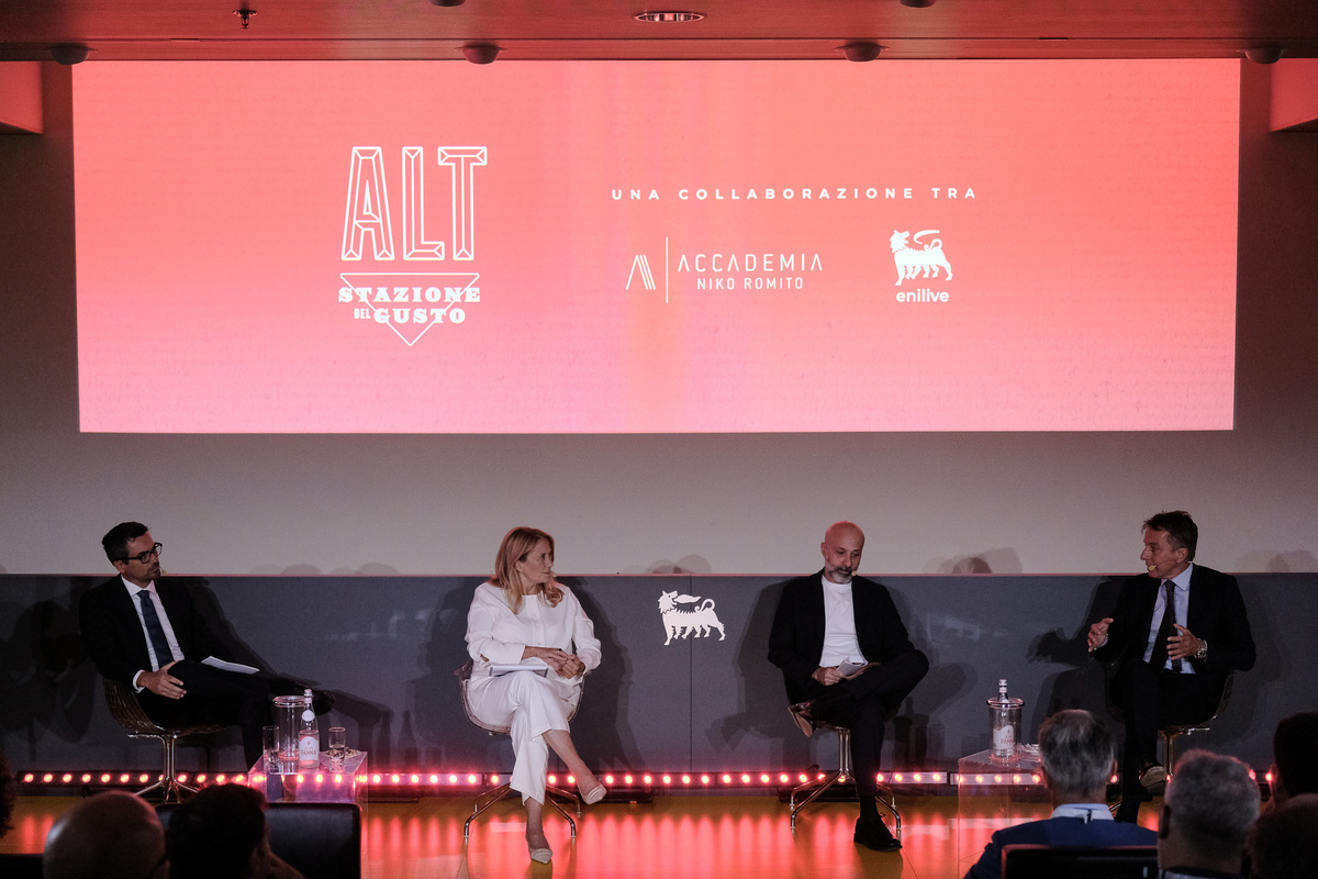 Roma, Eni apre il primo ristorante Enilive in collaborazione con Niko Romito Roma, Eni apre il primo ristorante Enilive in collaborazione con Niko Romito