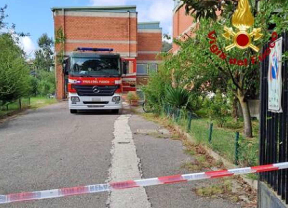 Milano, si sente il rumore dello scoppio di una caldaia: evacuati 250 alunni Milano, si sente il rumore dello scoppio di una caldaia: evacuati 250 alunni