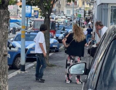 Far West a Roma: armata di coltello prende ostaggi e si barrica nella Asl