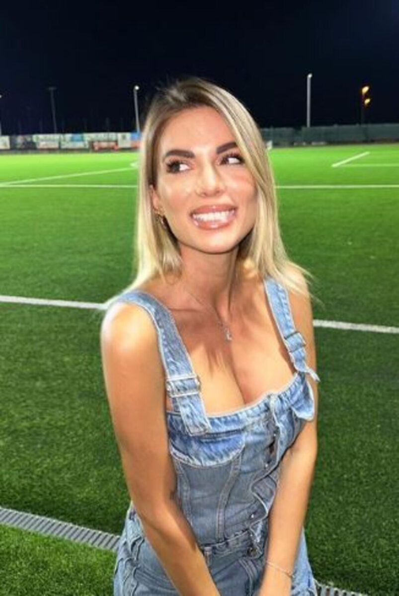 Ludovica Pagani in bikini, che curve: fisico da top model al mare. FOTO