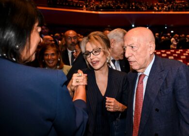 Banche, Marina Berlusconi contro Meloni: “Perplessa da tassa extra profitti”