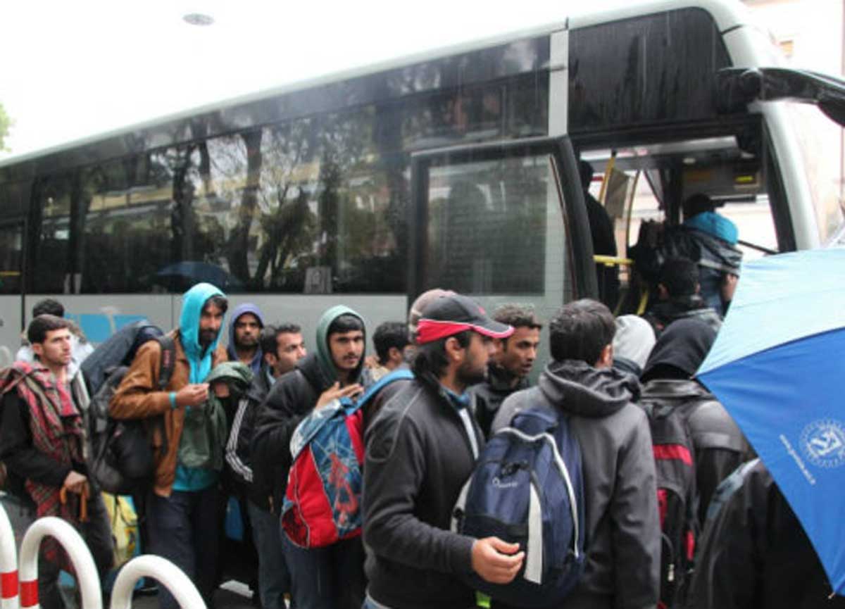 Migranti, eurosinistra dietro al record di sbarchi. Chigi: “Regia di Borrell” Migranti, eurosinistra dietro al record di sbarchi. Chigi: “Regia di Borrell”