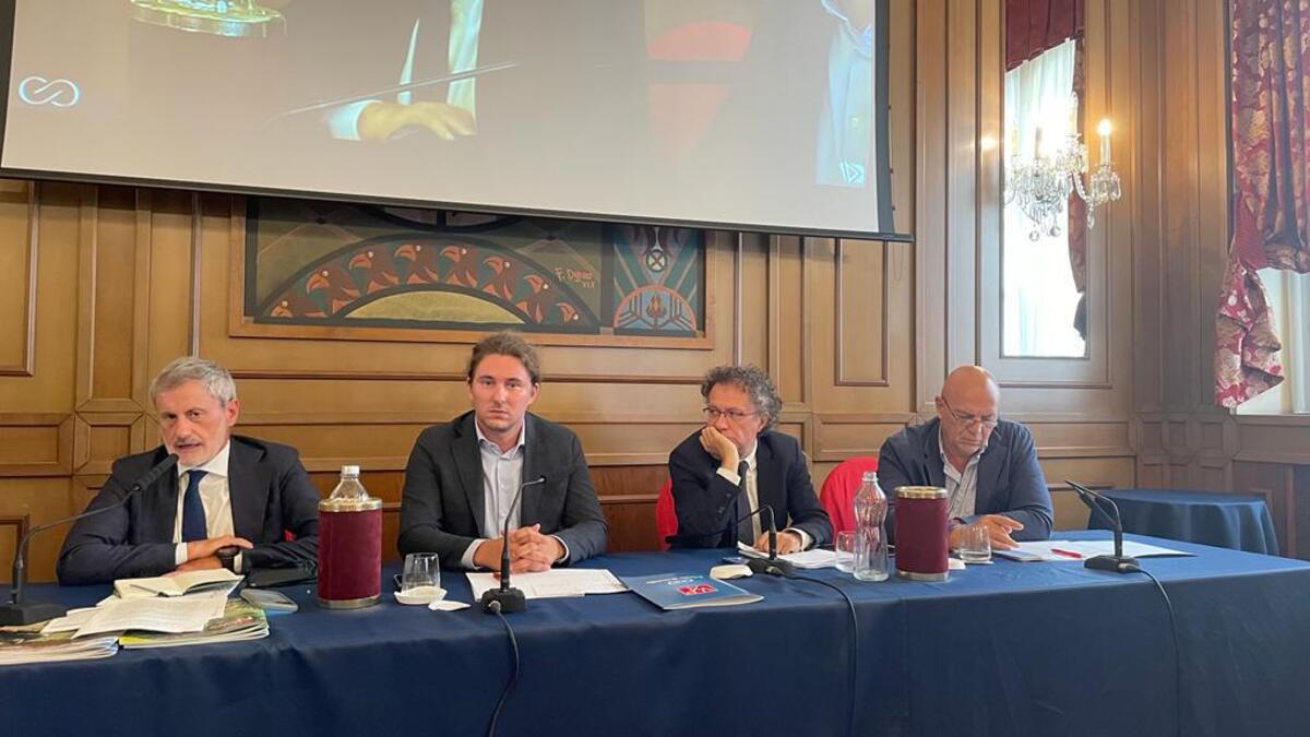 Italia-Cina, Alemanno: “Irrazionale uscire dalla Via della Seta” Italia-Cina, Alemanno: “Irrazionale uscire dalla Via della Seta”