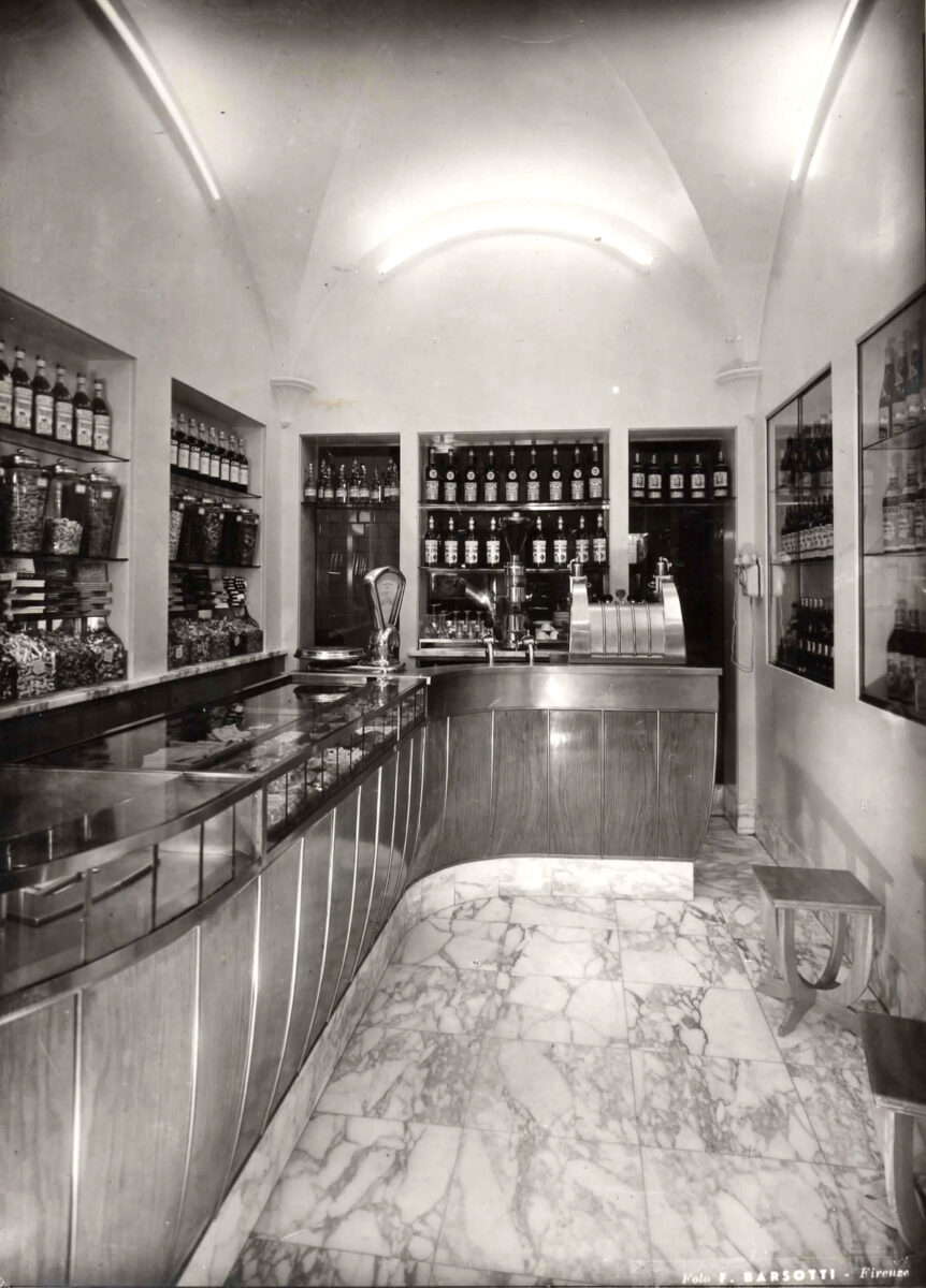 Pasticceria Gualtieri compie 90 anni e si regala un look anni Trenta Pasticceria Gualtieri compie 90 anni e si regala un look anni Trenta
