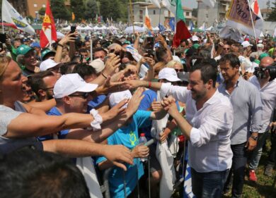 “Blocco navale subito”, la Lega a Pontida bussa a Meloni