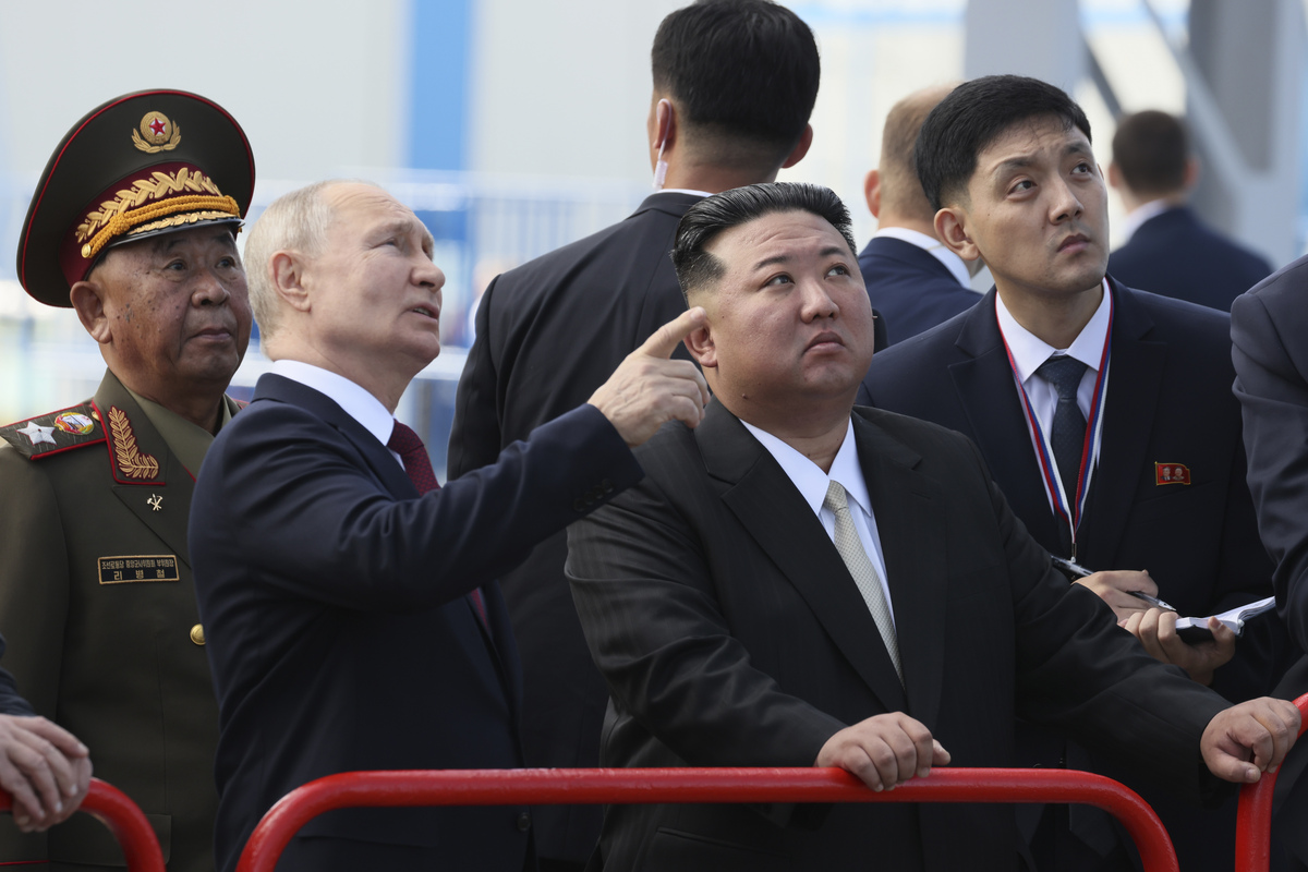 Nord Corea, Kim riparte con un regalo dalla Russia: i droni-kamikaze di Putin Nord Corea, Kim riparte con un regalo dalla Russia: i droni-kamikaze di Putin