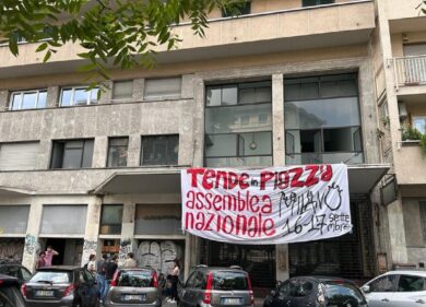 Sgomberato l’ex cinema occupato dagli studenti: 11 denunciati