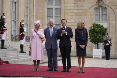 Re Carlo e Camilla in Francia da Macron, al via la visita di Stato