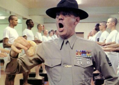 Ostuni, dopo gli insulti il passo indietro: il prof chiede scusa agli studenti