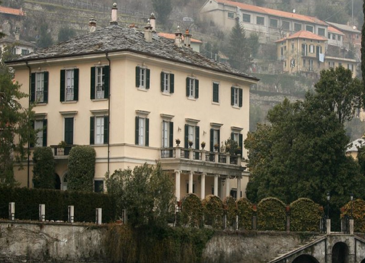 Clooney lascia la Villa sul lago di Como: in cerca di privacy in Provenza Clooney lascia la Villa sul lago di Como: in cerca di privacy in Provenza