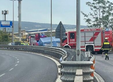 Trieste, cadavere appeso al guardrail. “Nessuna tortura”: tutte le ipotesi