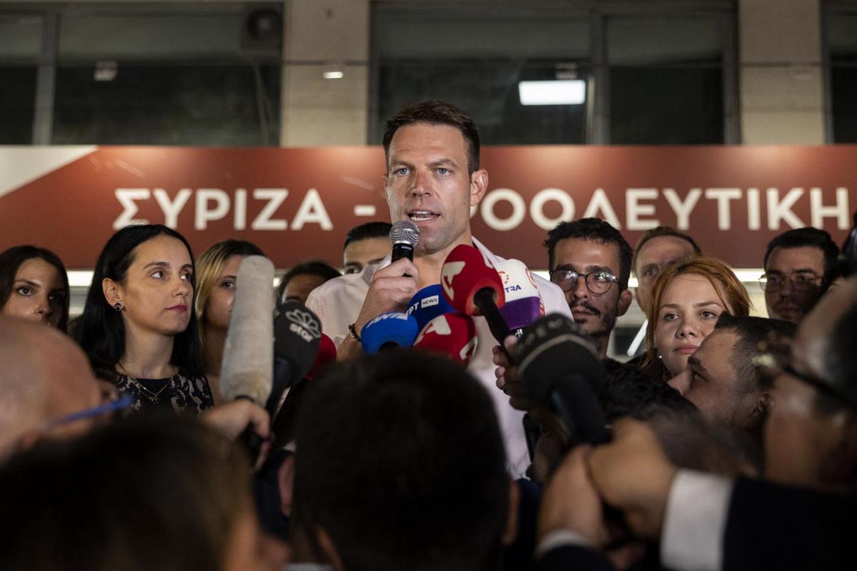 Grecia, Syriza in mano a Kasselakis: ex banchiere, gay e stagista di Biden Grecia, Syriza in mano a Kasselakis: ex banchiere, gay e stagista di Biden