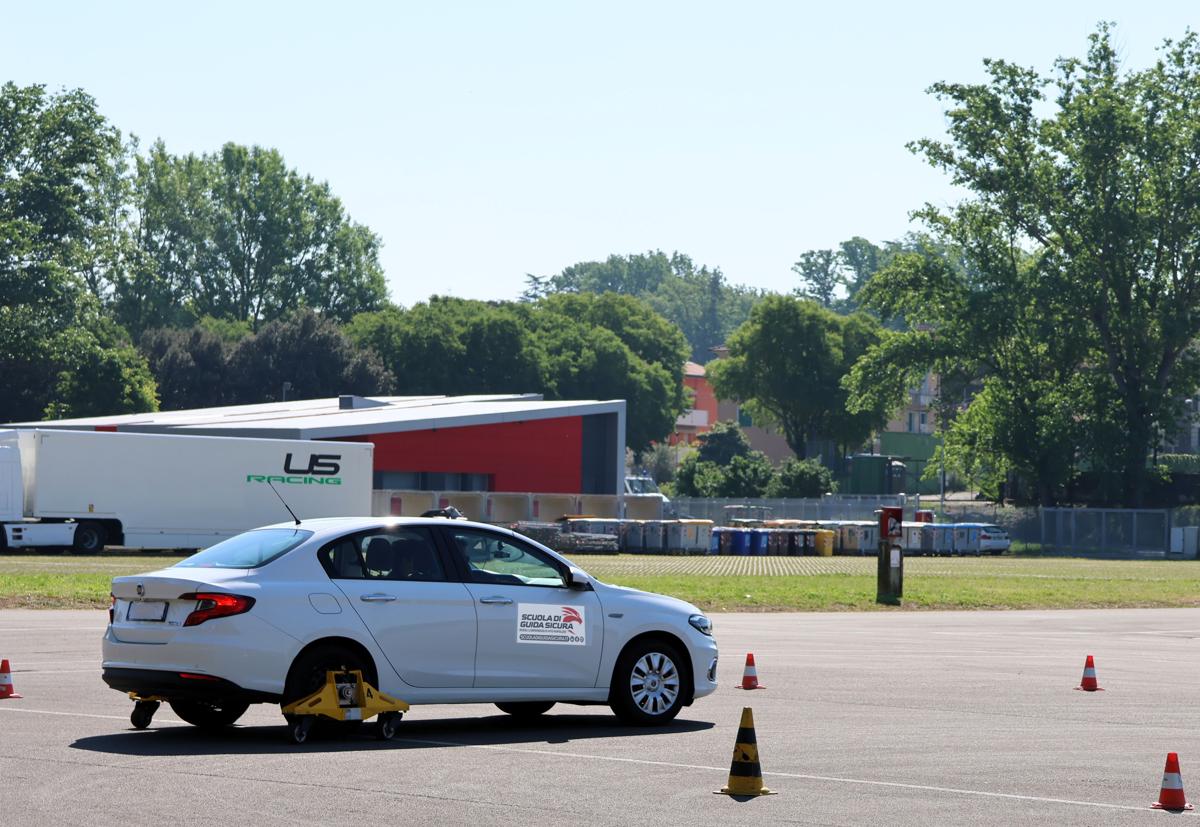 Educazione alla sicurezza stradale Educazione alla sicurezza stradale