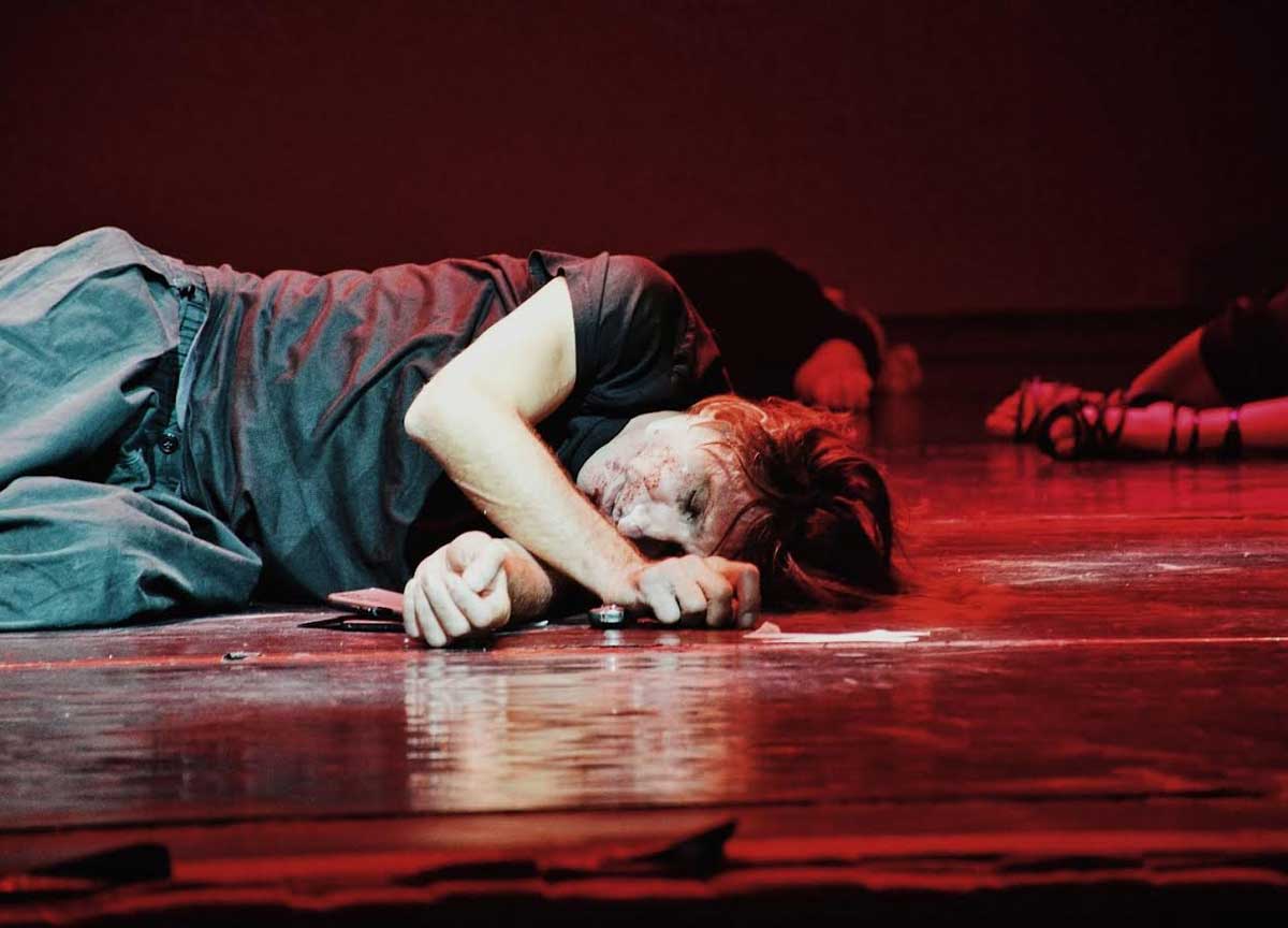 Roma, disoccupati e disperati: senza lavoro over 40, cercano posto da zombie Roma, disoccupati e disperati: senza lavoro over 40, cercano posto da zombie