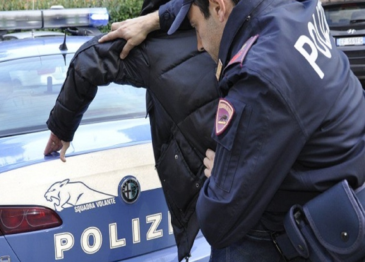 Prato, spari in una sala biliardo: due morti. Clienti giù dalla finestra Prato, spari in una sala biliardo: due morti. Clienti giù dalla finestra