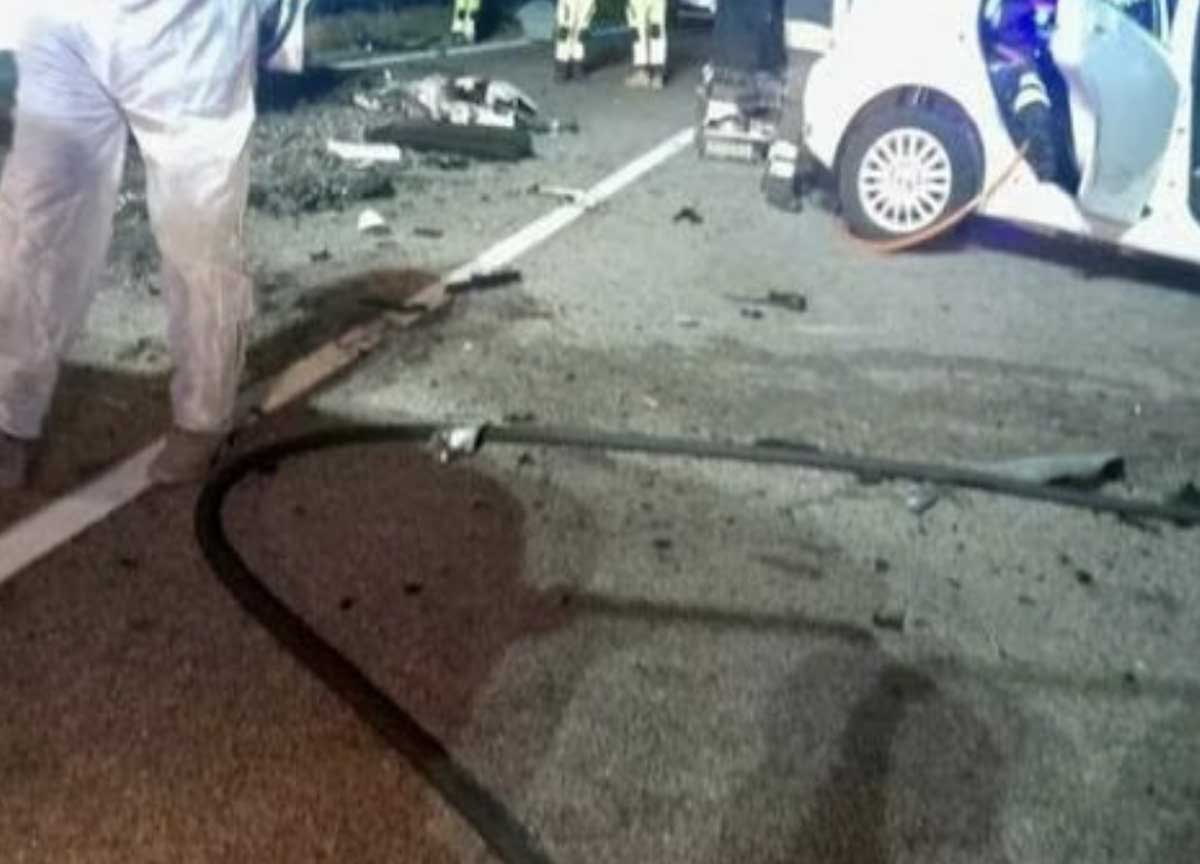 Scontro frontale: tre morti, tutti giovanissimi. Strage sulla Cassino-Sora