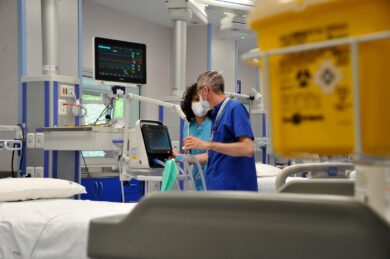 Orrore a Catanzaro, pazienti oncologici violentati: arrestato infermiere