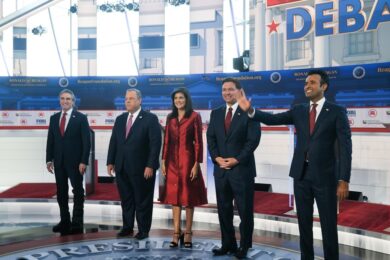 Usa, duello tv per le primarie repubblicane. Trump assente va dagli operai