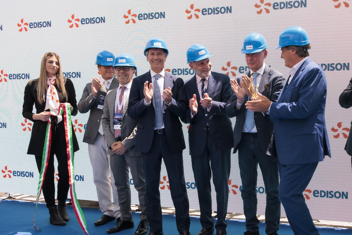 Puglia, Brindisi dice no a Edison: tutti in piazza contro il deposito di gas Puglia, Brindisi dice no a Edison: tutti in piazza contro il deposito di gas