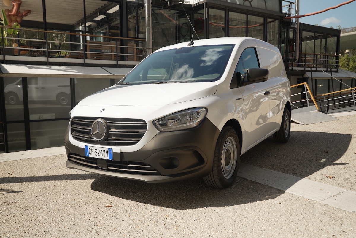 Mercedes eCitan ora disponibile anche in versione full electric Mercedes eCitan ora disponibile anche in versione full electric