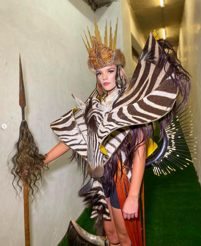Miss Zimbabwe 2023 è bianca. Scoppia la polemica: “Non ci rappresenta” Miss Zimbabwe 2023 è bianca. Scoppia la polemica: “Non ci rappresenta”