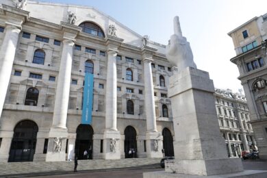 Borsa, Piazza Affari chiude positiva. Lo spread poco mosso a 193,5 punti