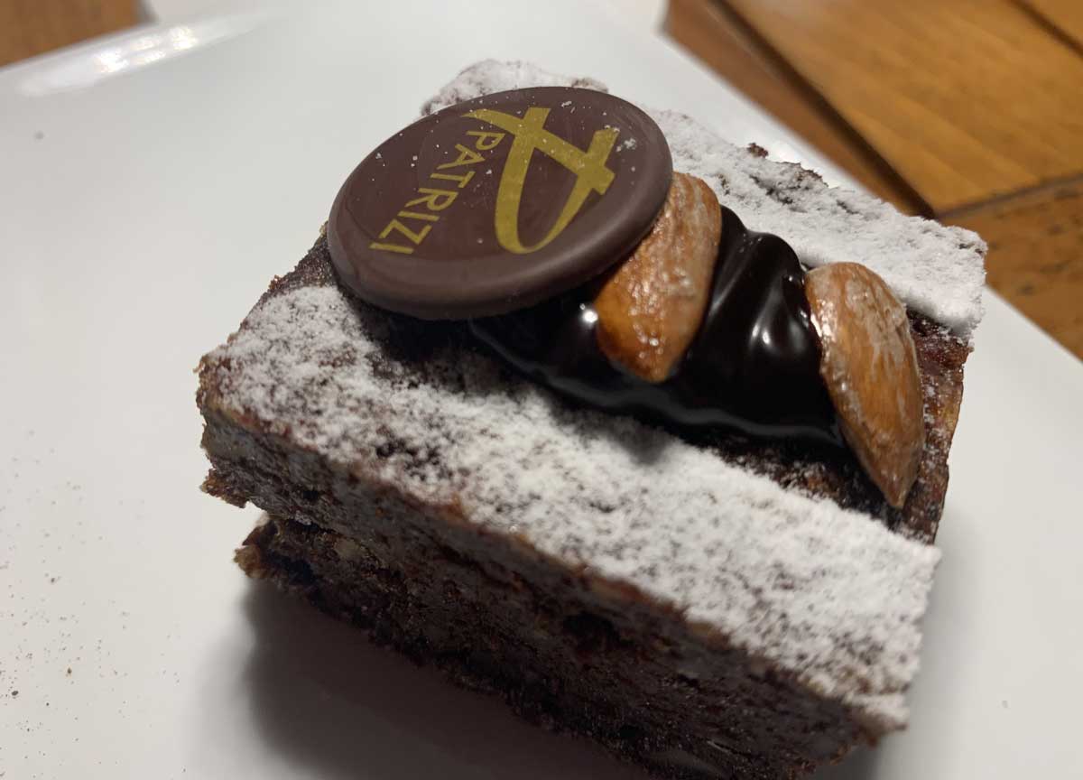 Fiumicino, chef in lotta ma atterra Elisa Isoardi: l’insolita prova del cuoco