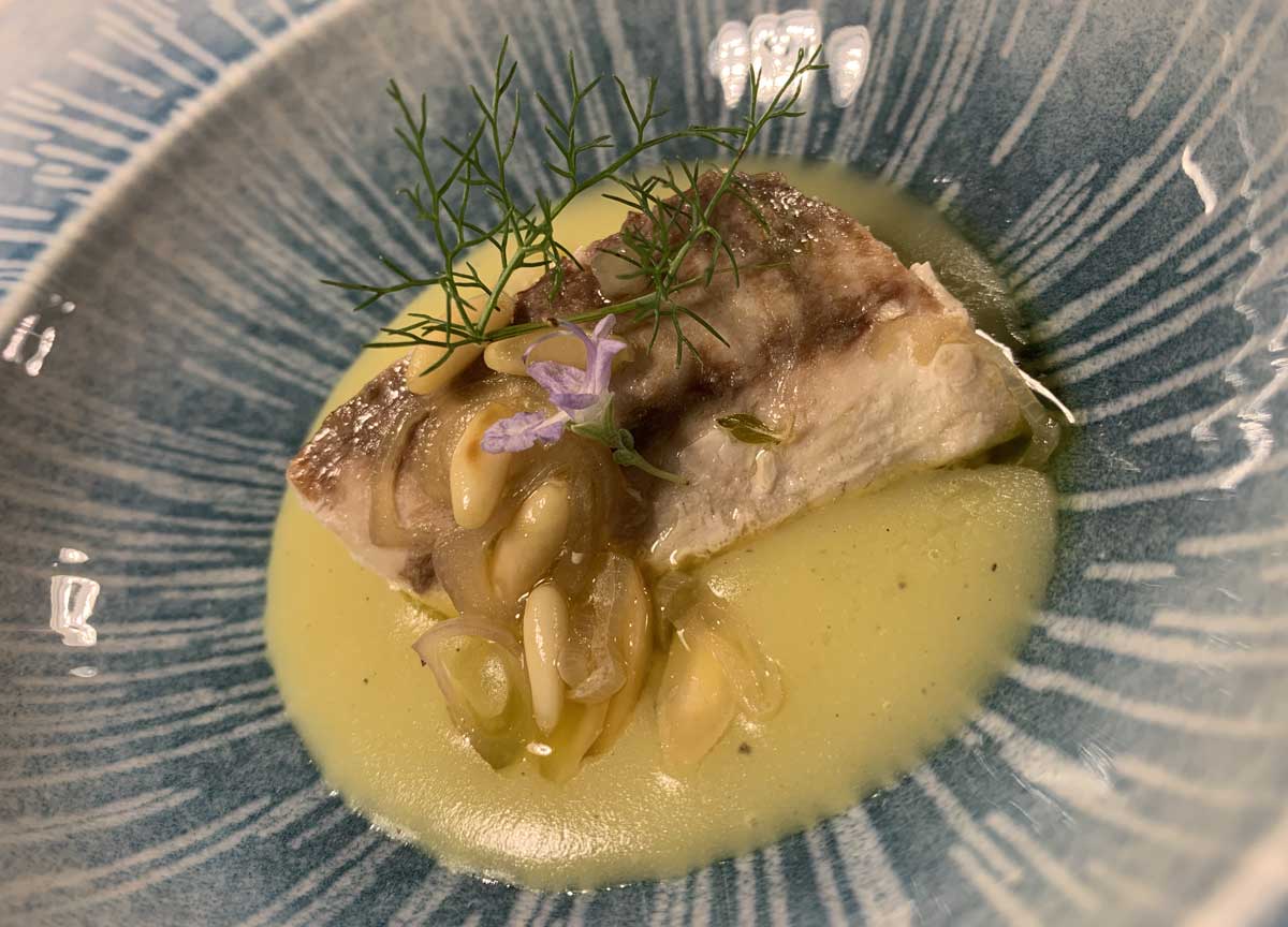 Fiumicino, chef in lotta ma atterra Elisa Isoardi: l’insolita prova del cuoco