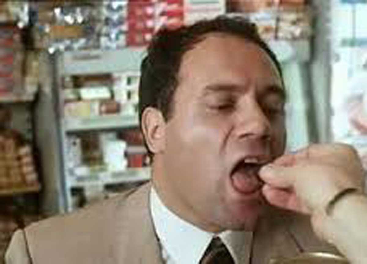 Carlo Verdone svela l’aneddoto delle olive greche: “La battuta nacque sul set” Carlo Verdone svela l’aneddoto delle olive greche: “La battuta nacque sul set”