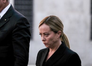 Meloni e lo spread? “Mai governo tecnico”. C’è il voto anticipato (o Crosetto)