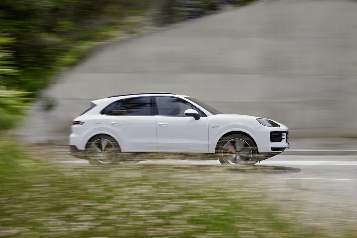 Porsche svela la Cayenne e-Hybrid